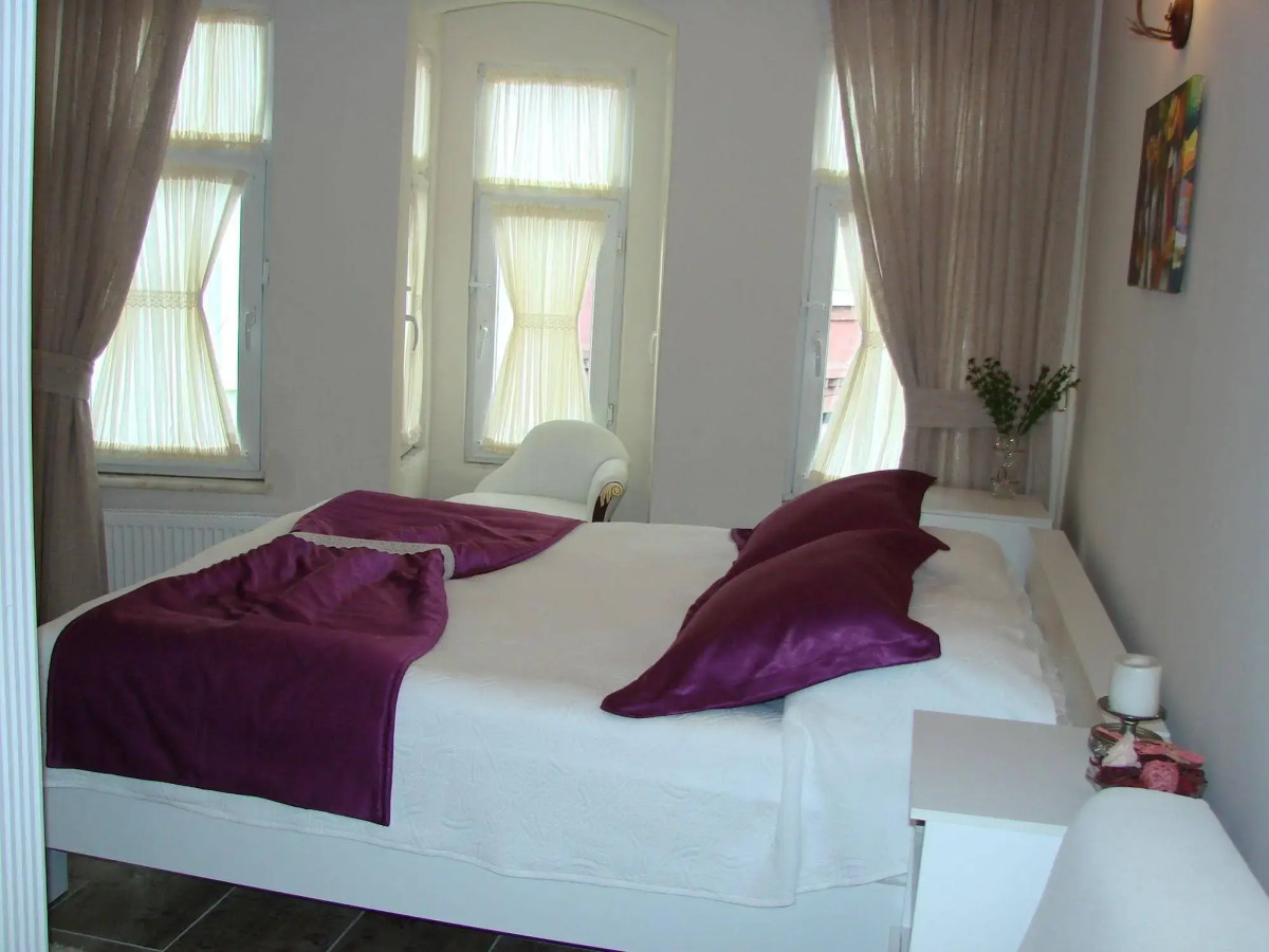 Tom Square Boutique Hotel