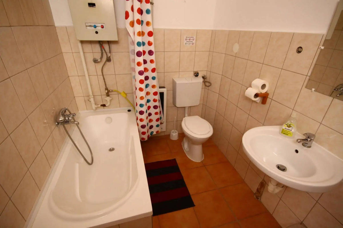 Pal's Hostel & Apartments