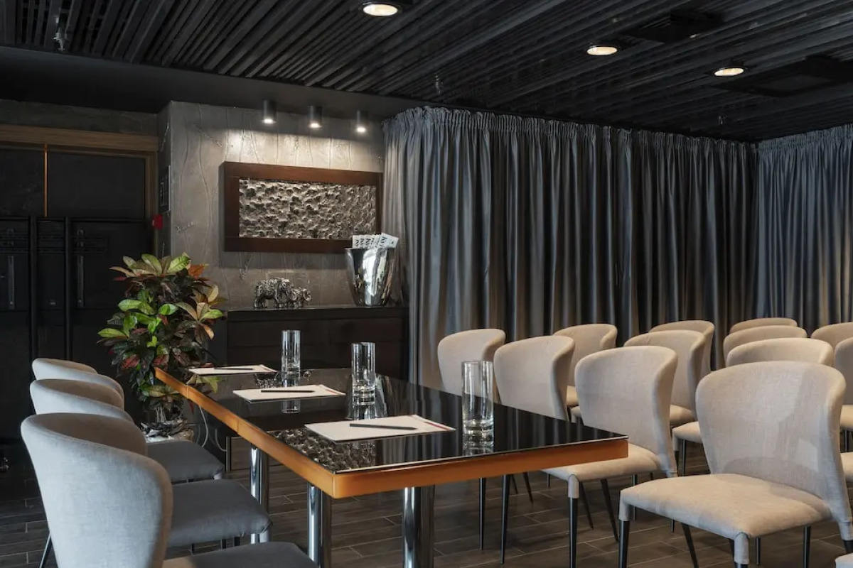 Дизайн-отель 11 Mirrors