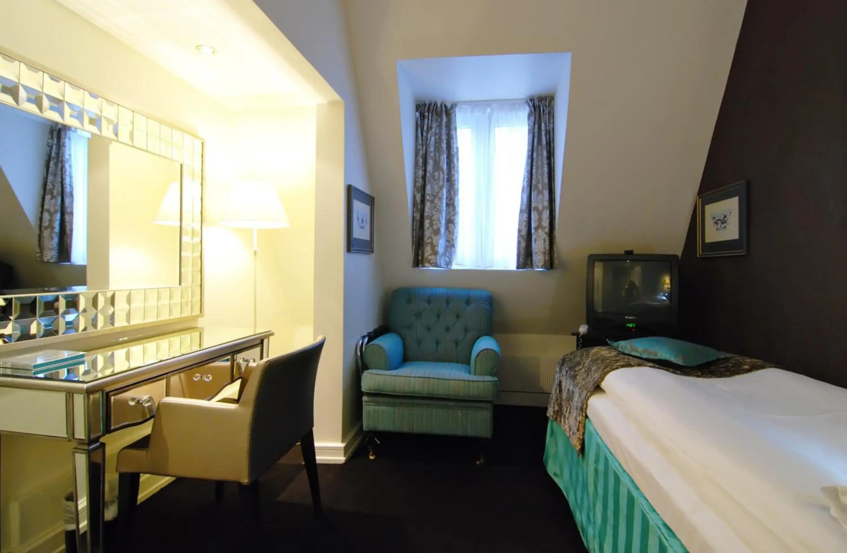 Home Hotel Bastion - Dinner included