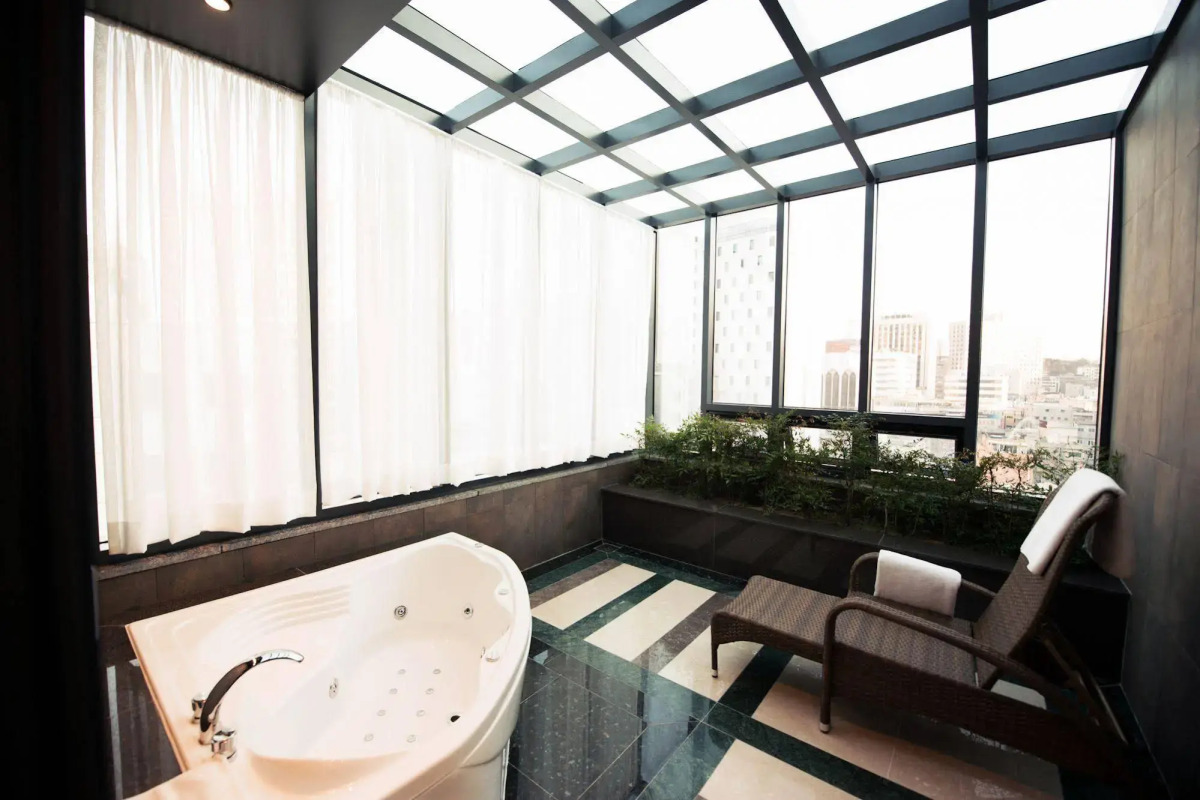 Travelodge Myeongdong City Hall