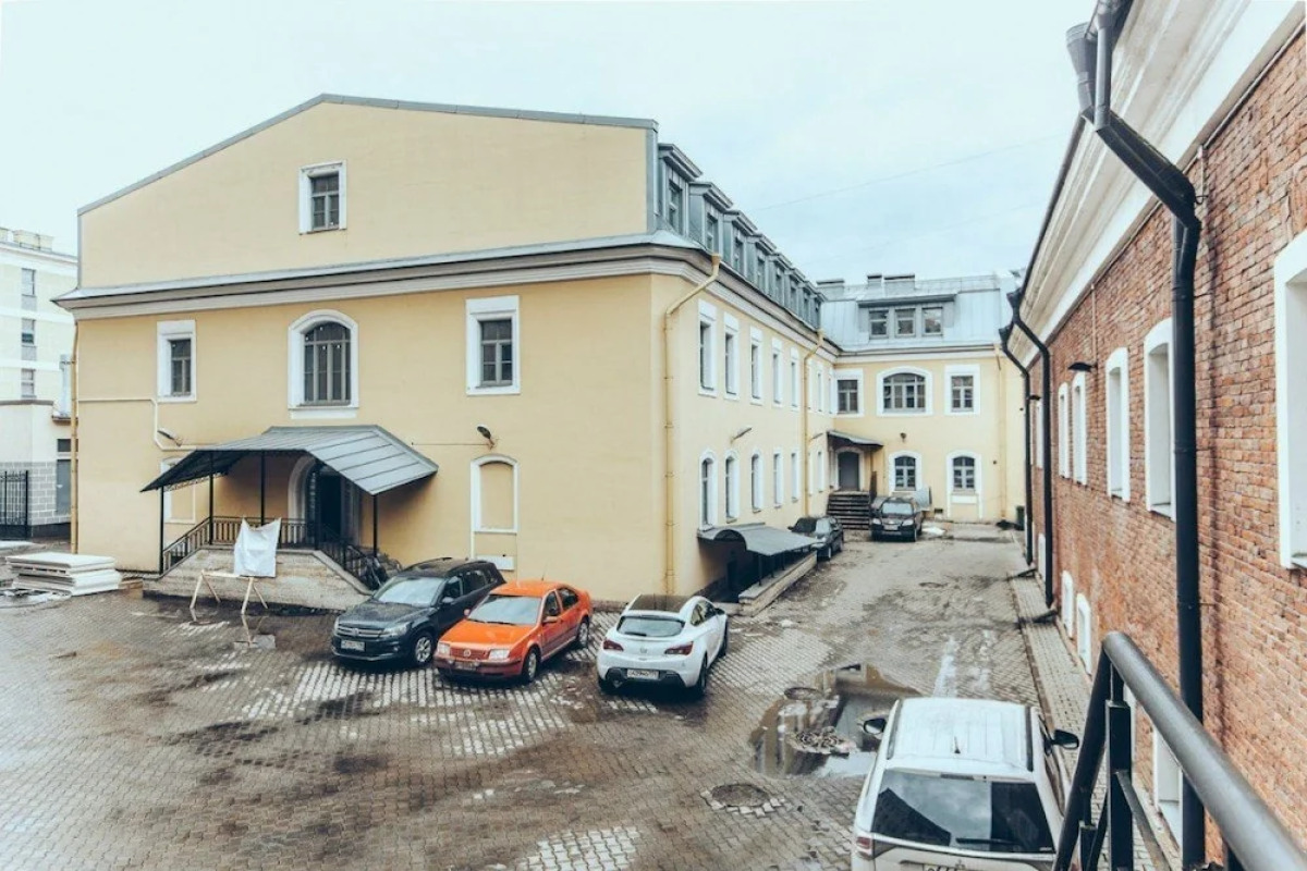 Hostel Petya and the Wolf - V.O.