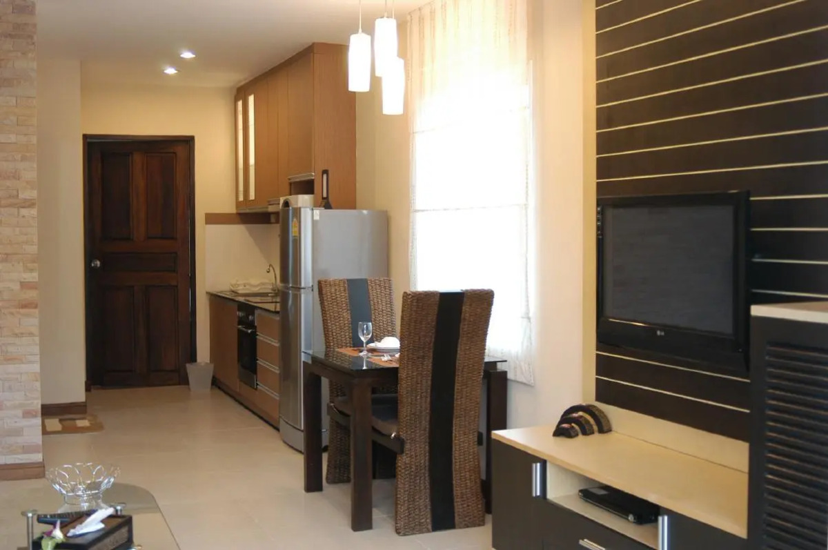 Whispering Palms Suite