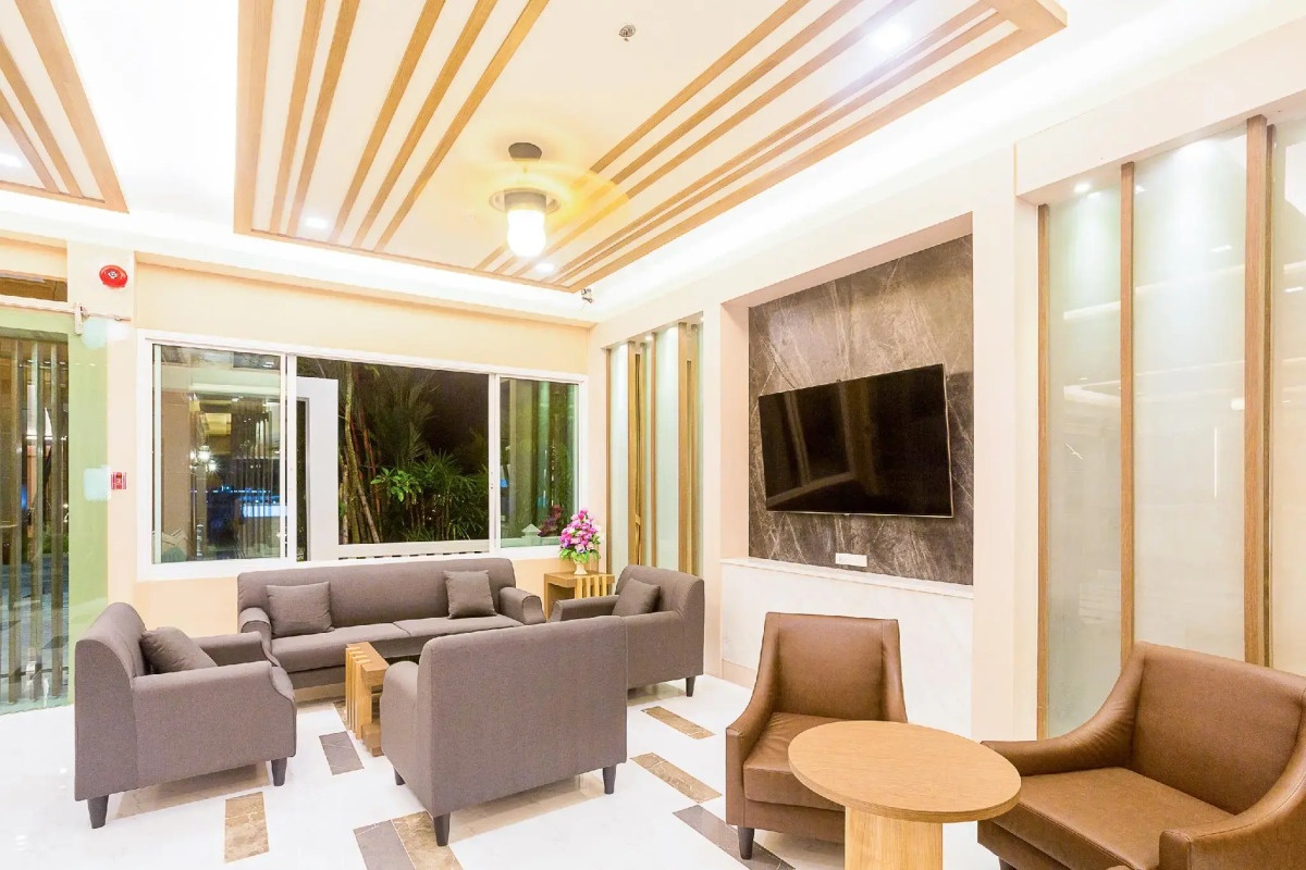 Swan Lake Hotel Sattahip