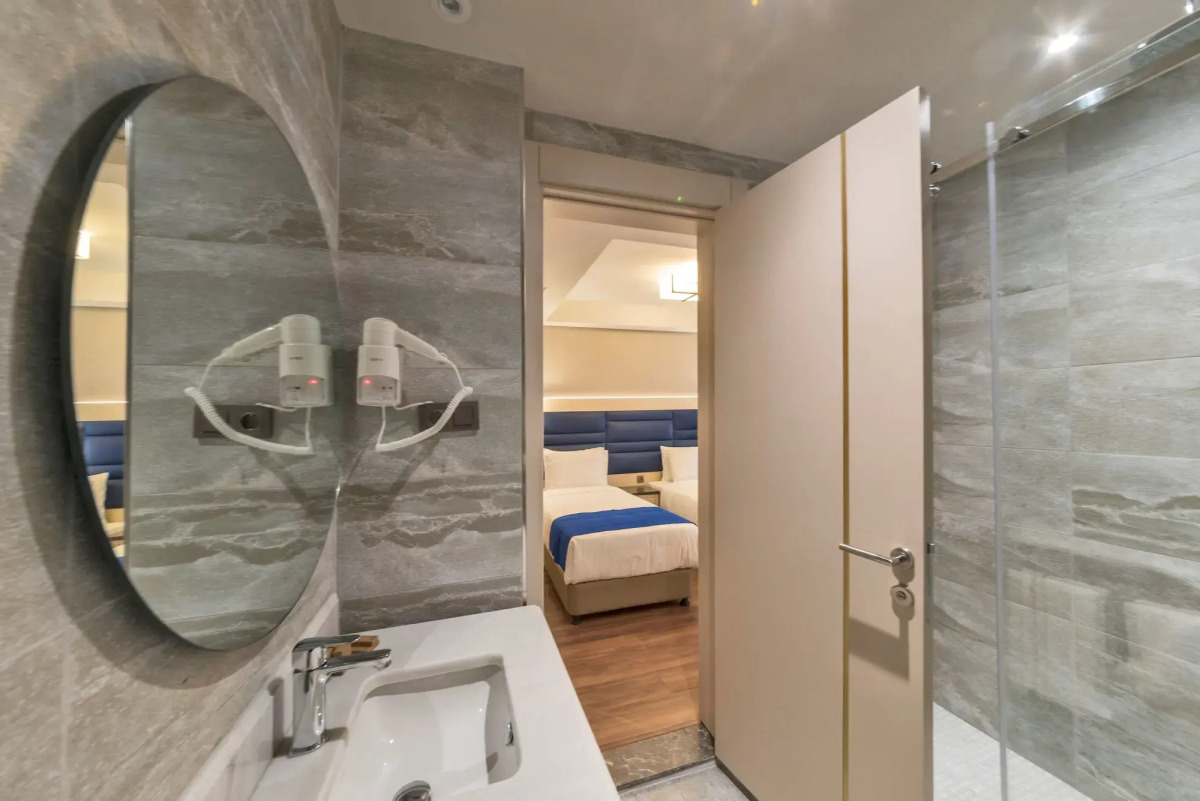 Golden Royal Hotel & Spa