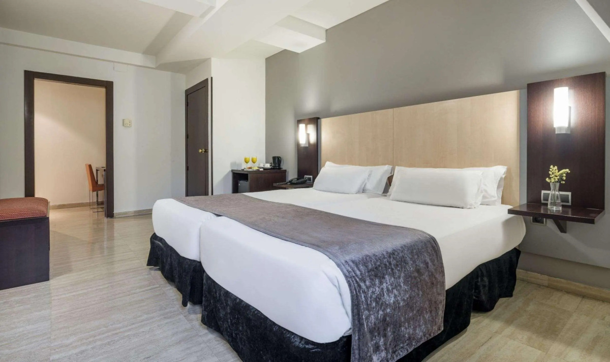 Hotel ILUNION Almirante