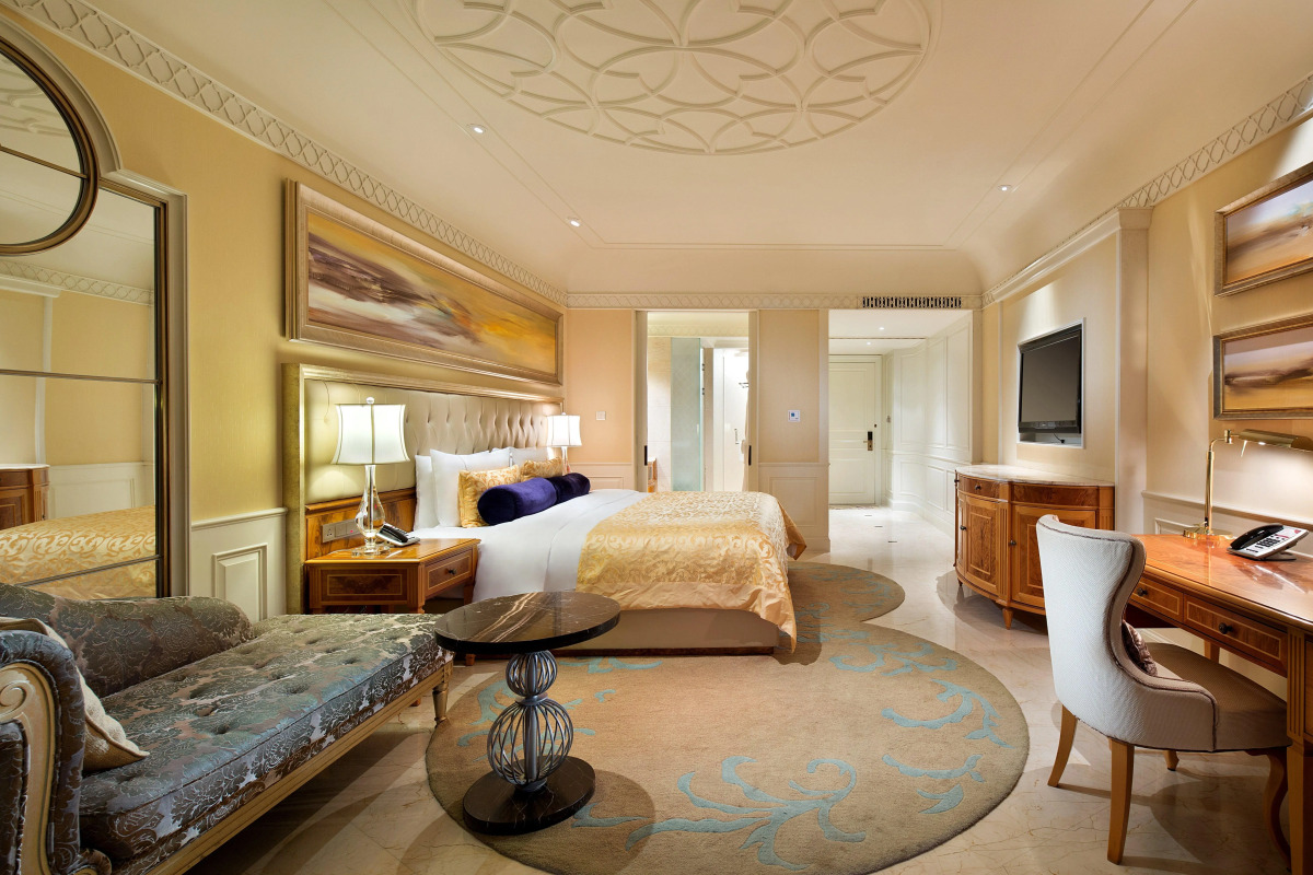 Отель Crowne Plaza Resort Sanya Bay