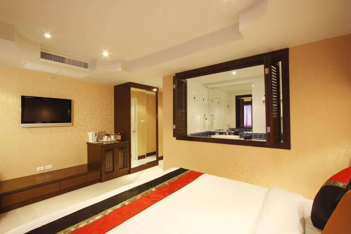 Отель Rayaburi Hotel Patong