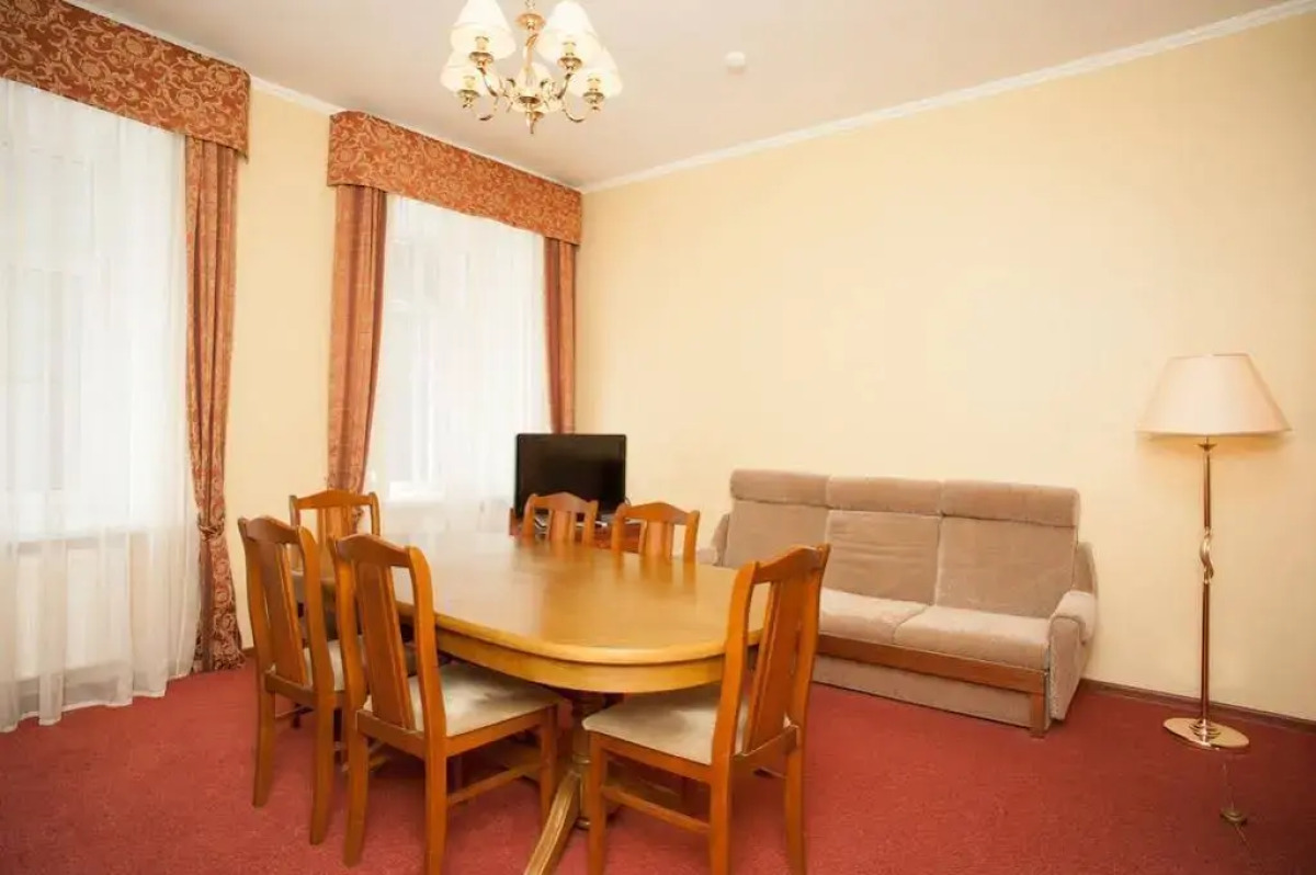 MINIMA Красные ворота