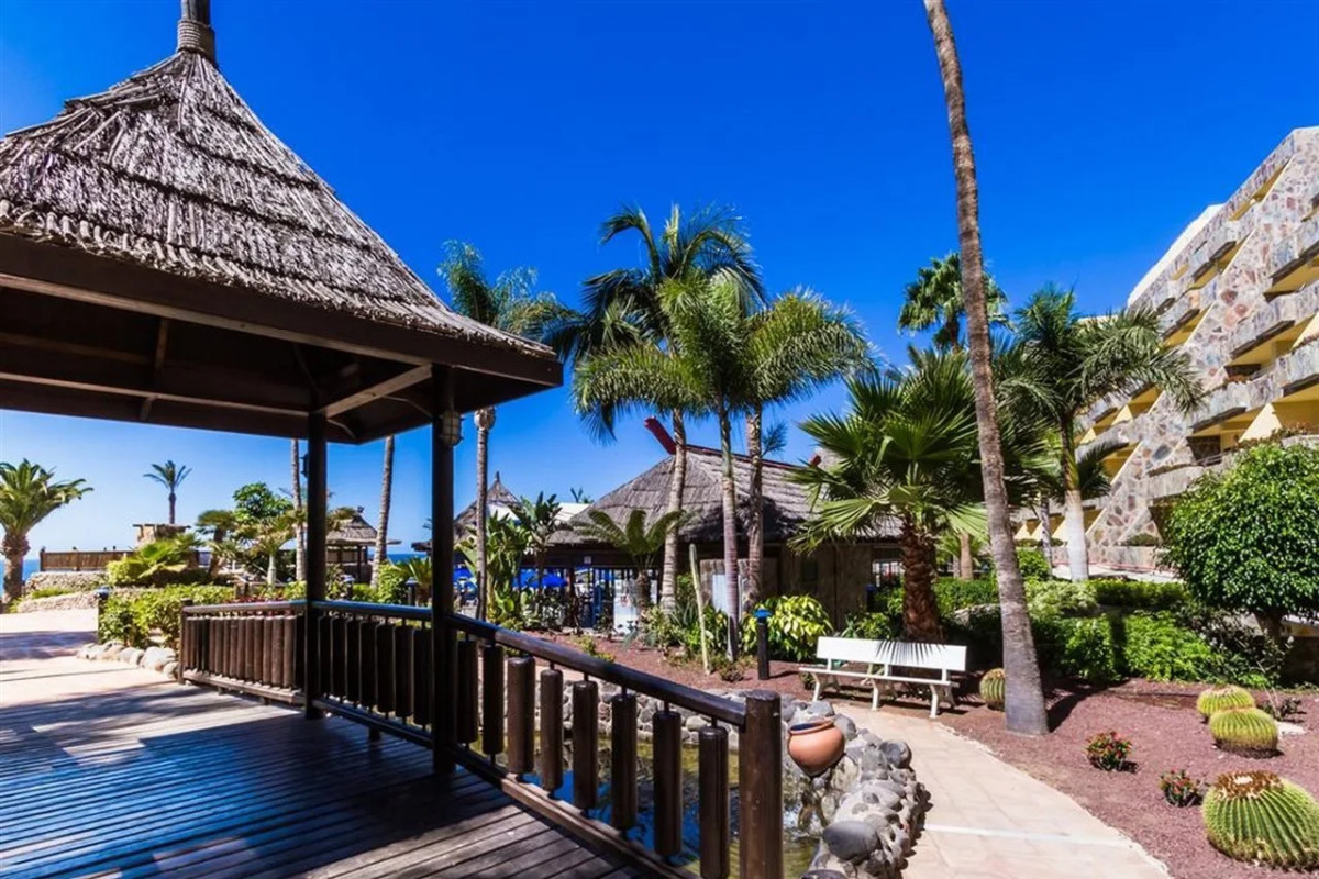 Апарт-отель BlueBay Beach Club