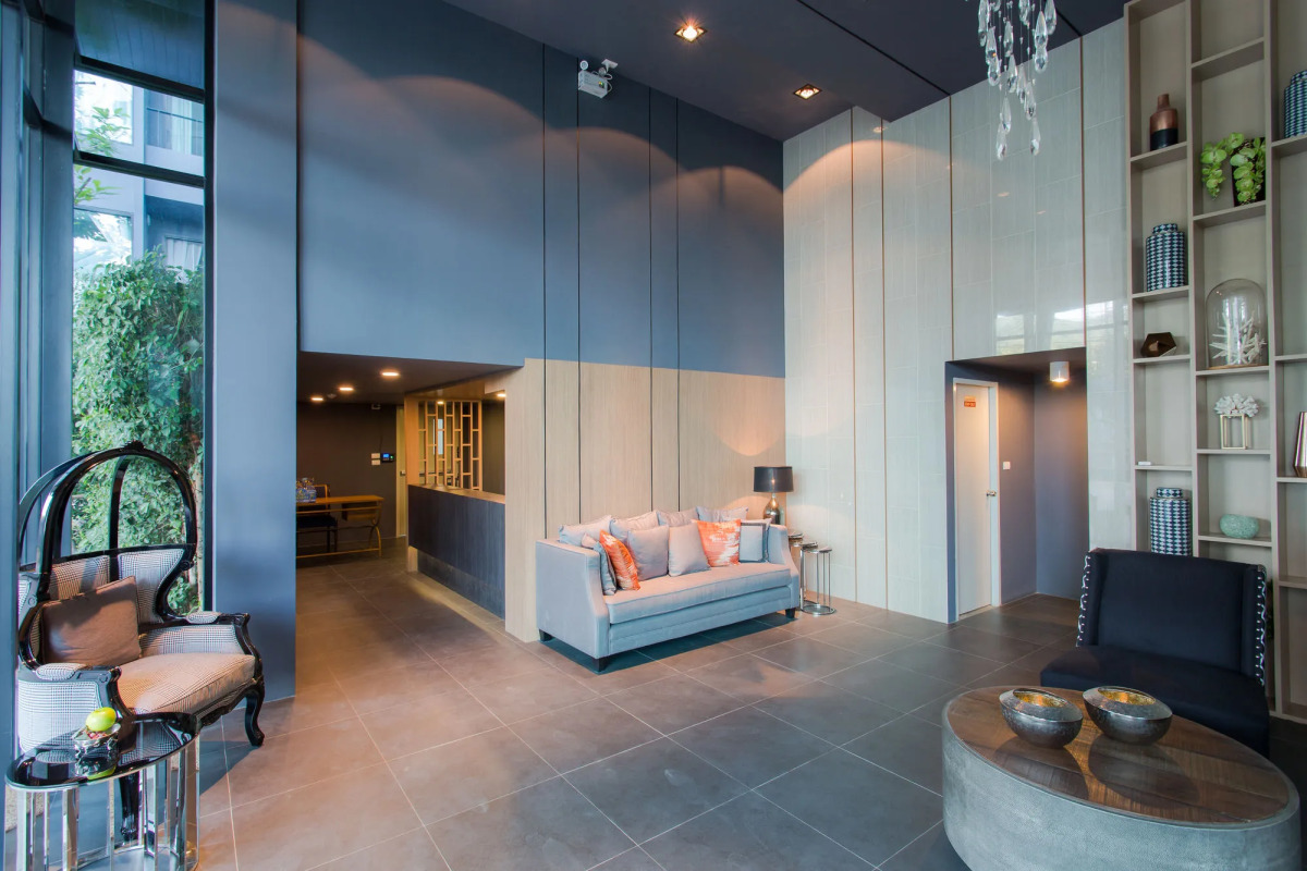 6th Avenue Surin Beach