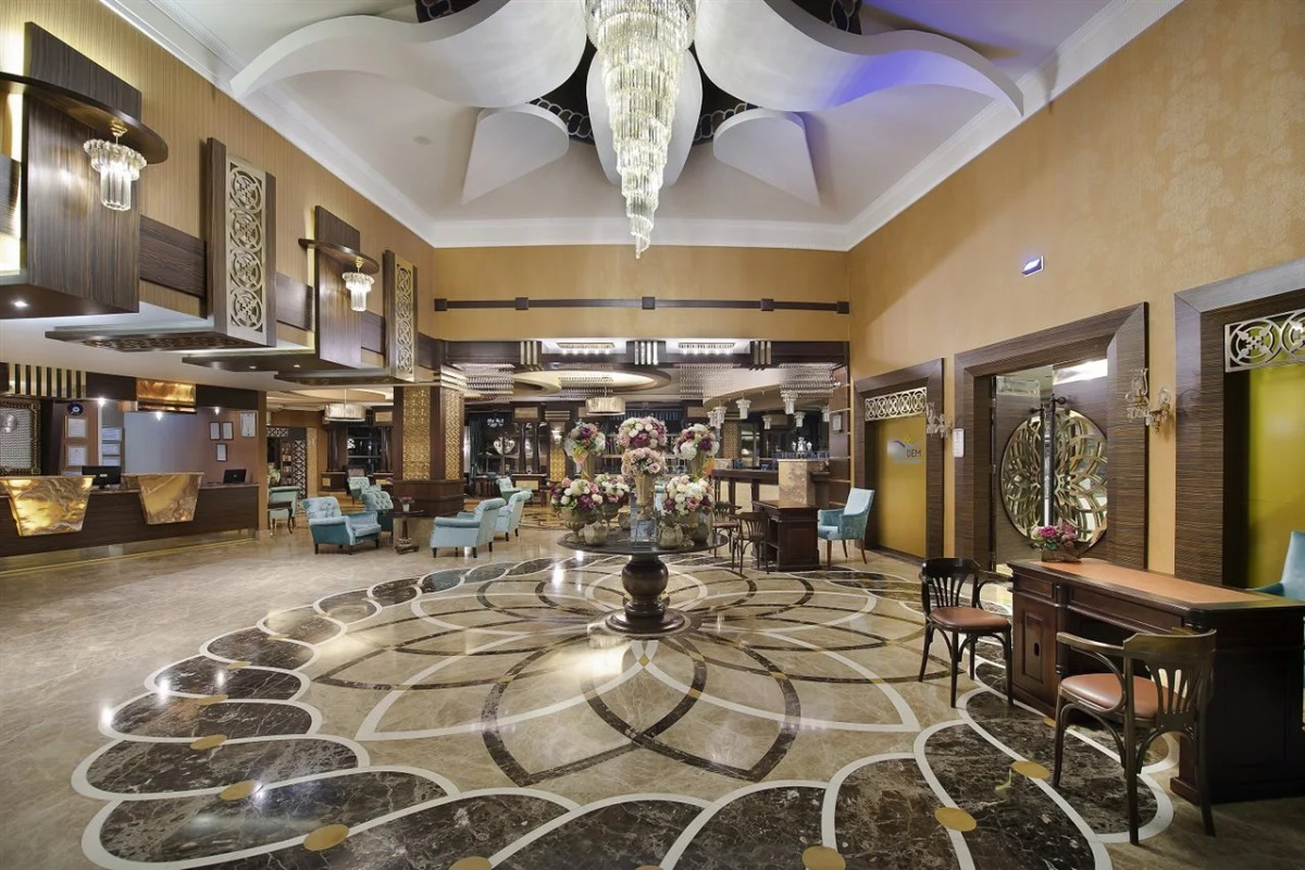 Quattro Beach Spa & Resort Hotel