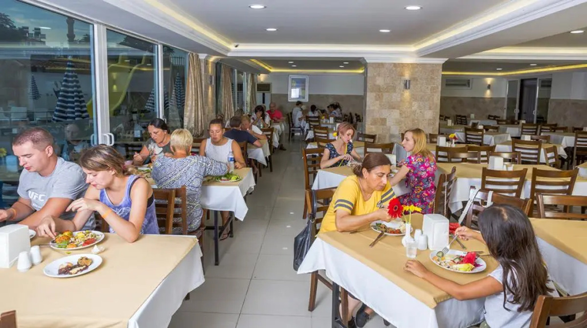 Отель Rich Melissa 