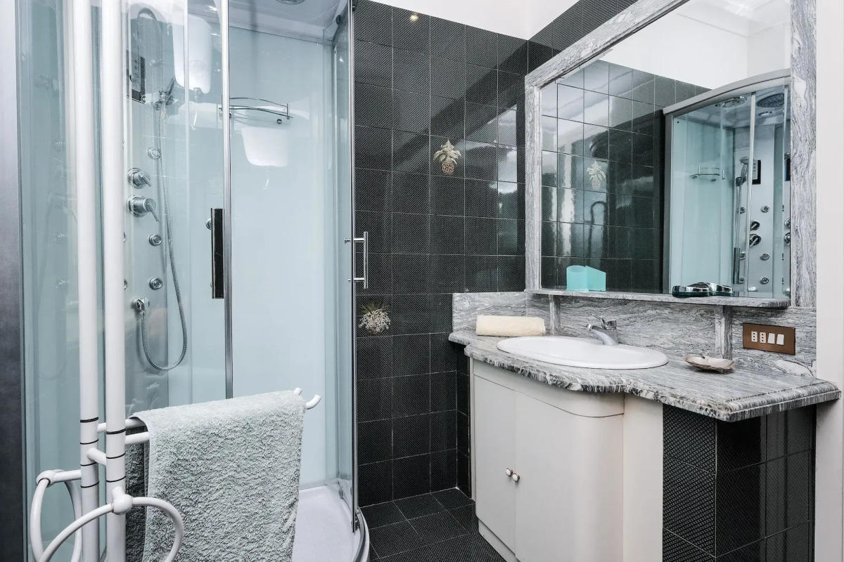 Lush Garden Steps Away from Great Park