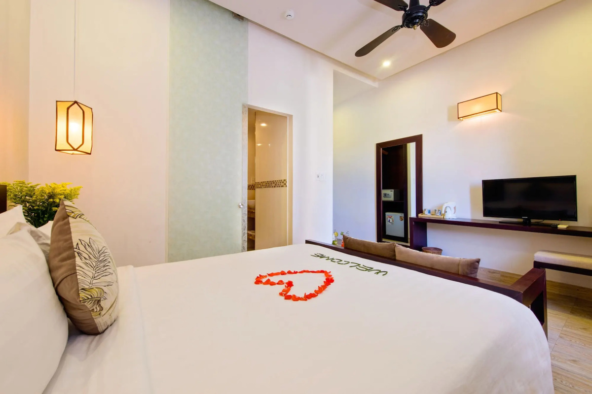 Vaia Hoi An Boutique Hotel