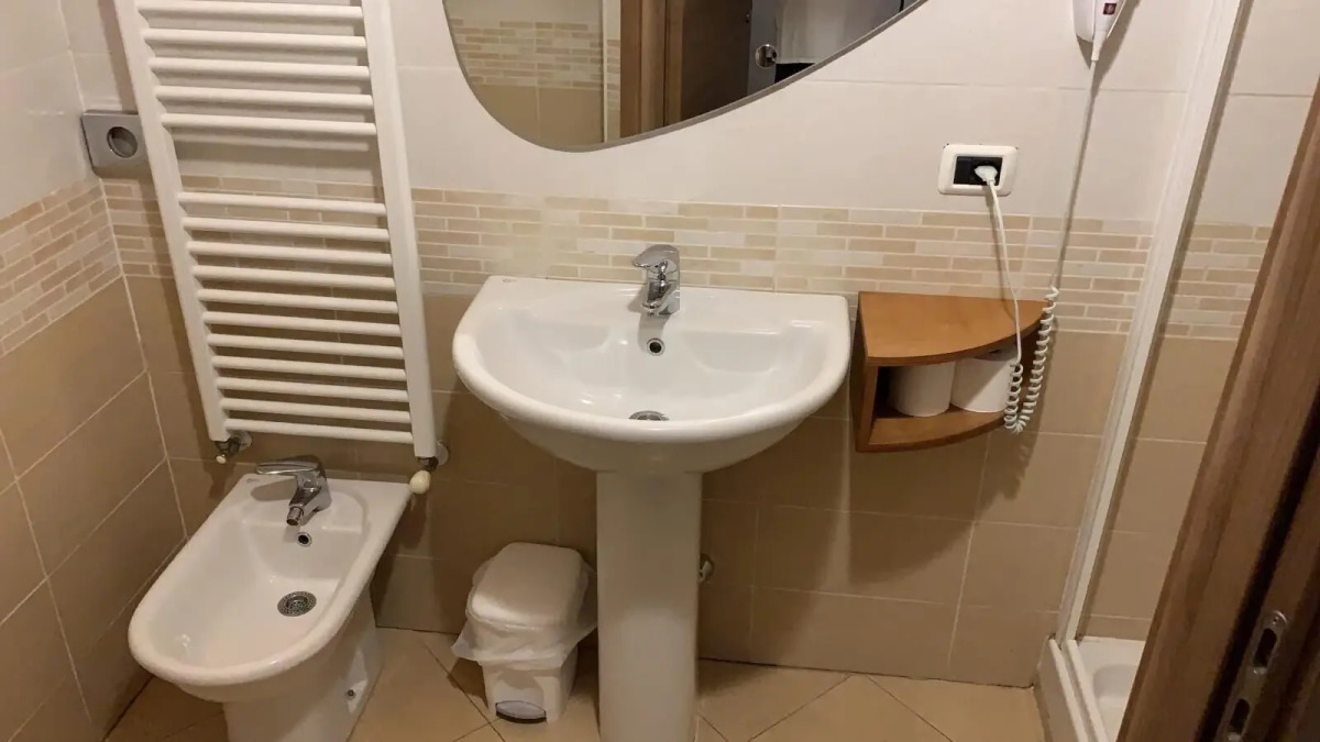 Borghetto Airport - Hospital