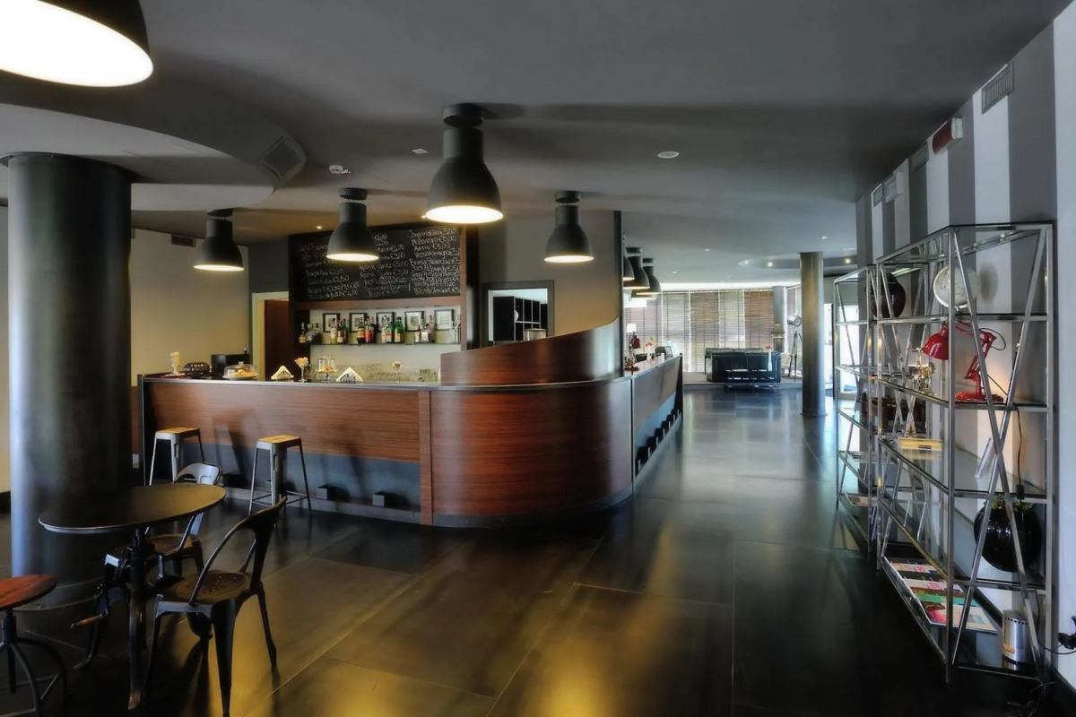 La Meridiana Bleisure Hotel