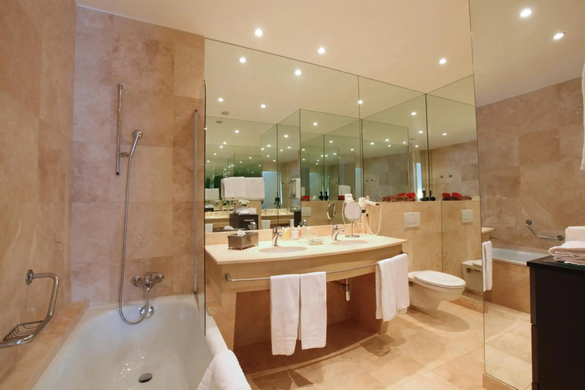 Hotel du Grand Lac Excelsior