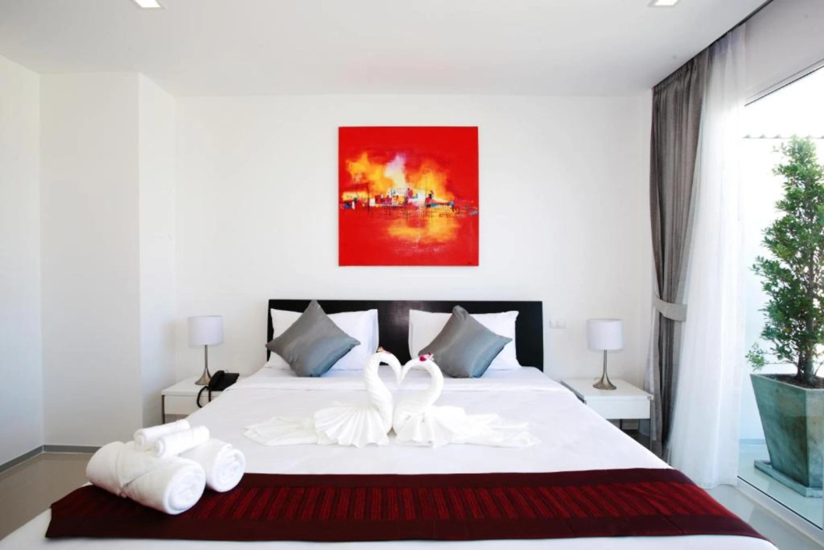 One World One Home Naiharn Hotel