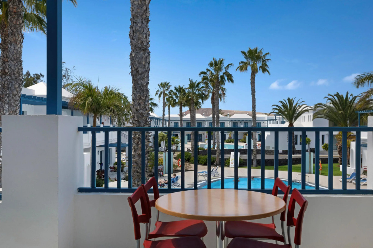 Отель THB Tropical Island Aparthotel