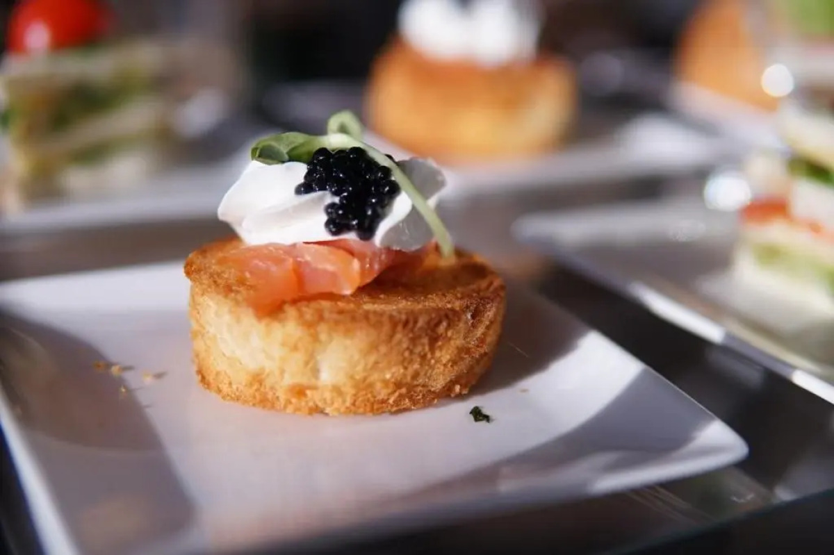 Island Luxurious Suites Hotel