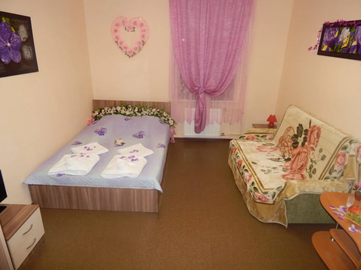 Advance-Trio Na Mokhovoy