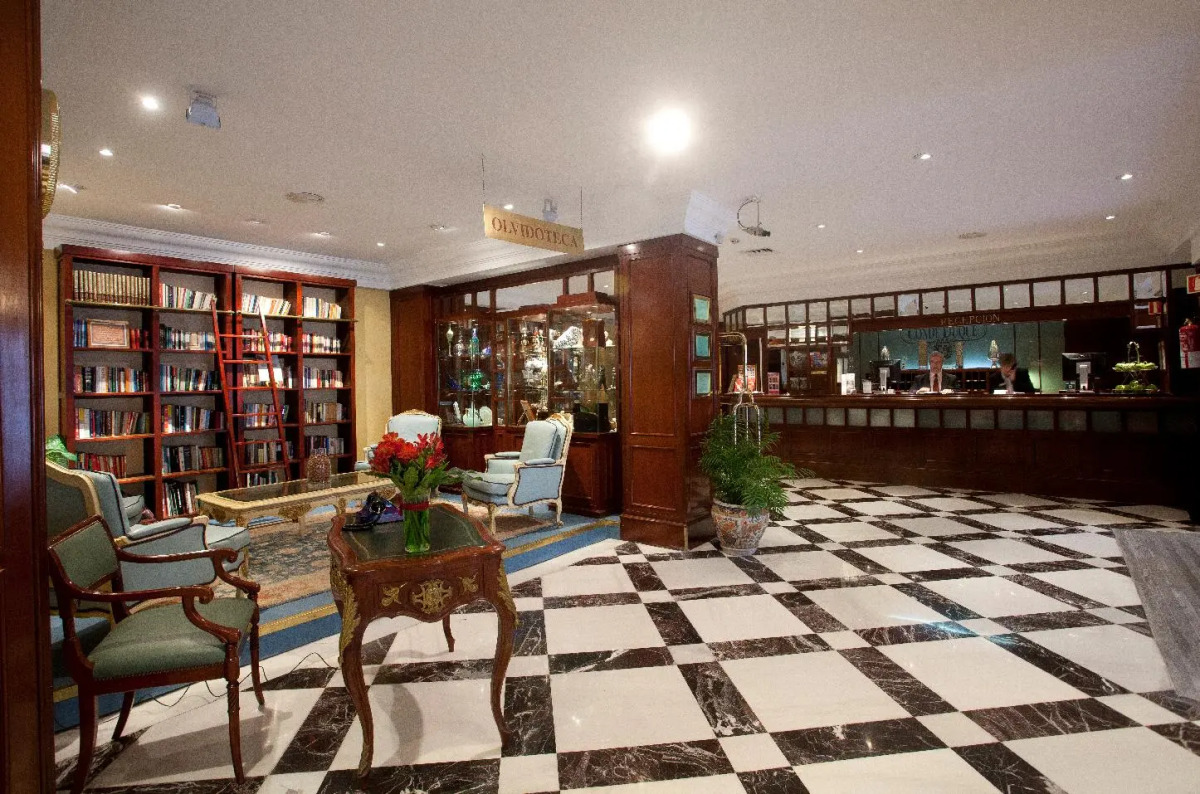 Отель Sercotel Gran Hotel Conde Duque