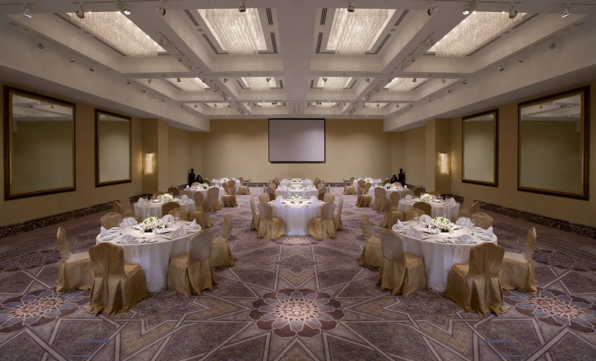 Shangri-La Hotel Apartments Qaryat Al Beri