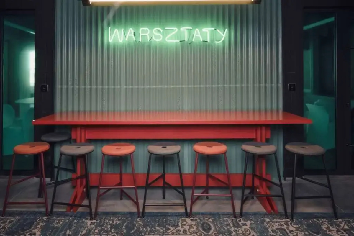 MONTOWNIA Lofts & Experience