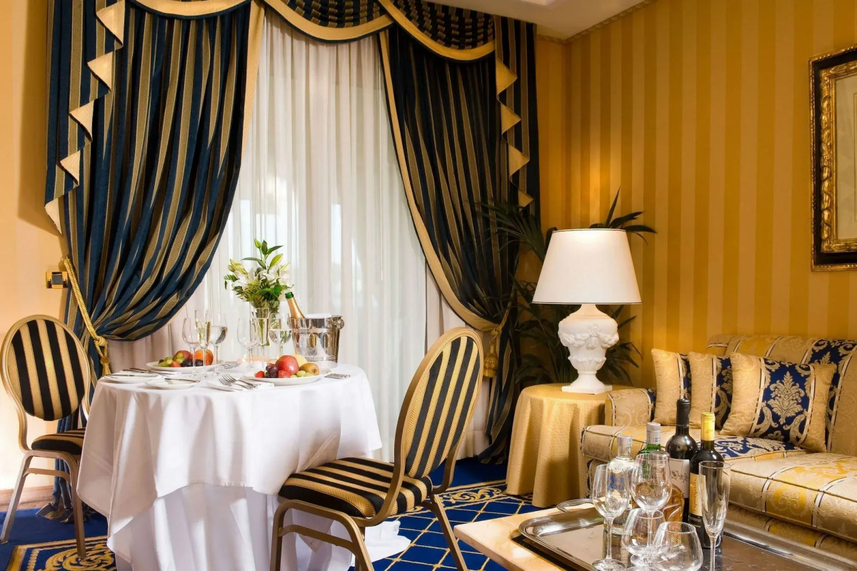 Отель Royal Olympic 