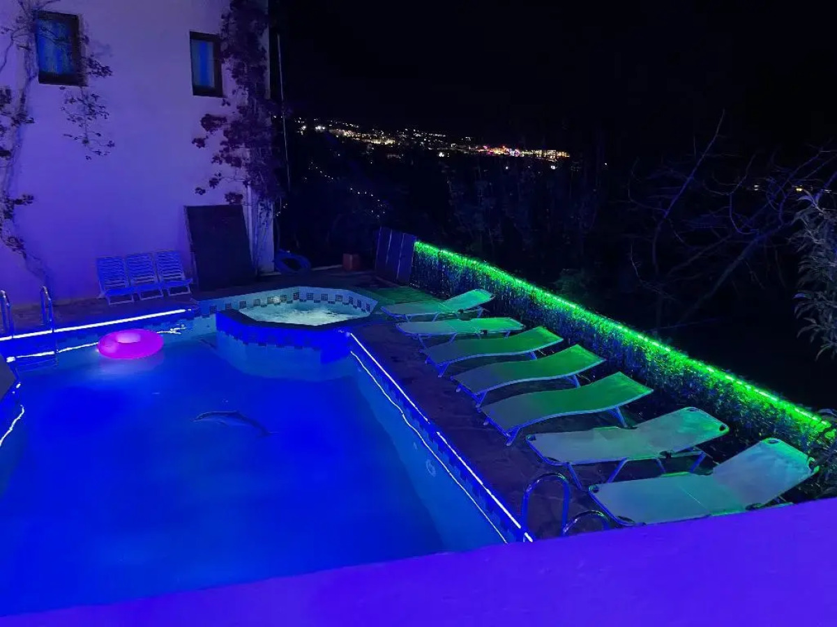 Romantica Hotel Apartments