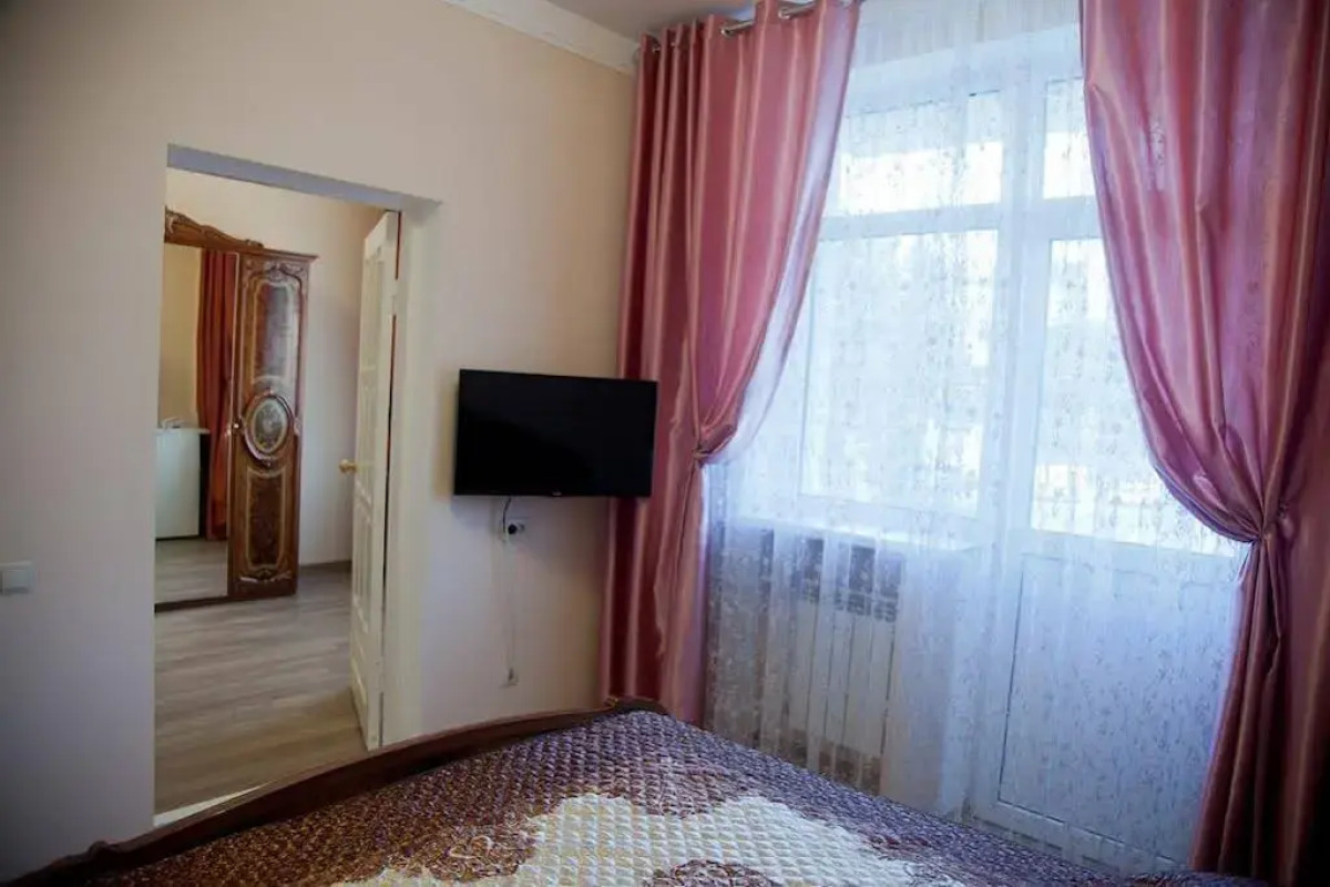 Paradise на Ленина