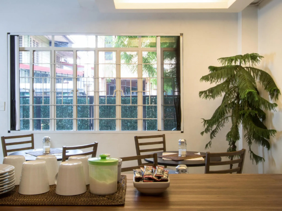 Makati Riverside Inn