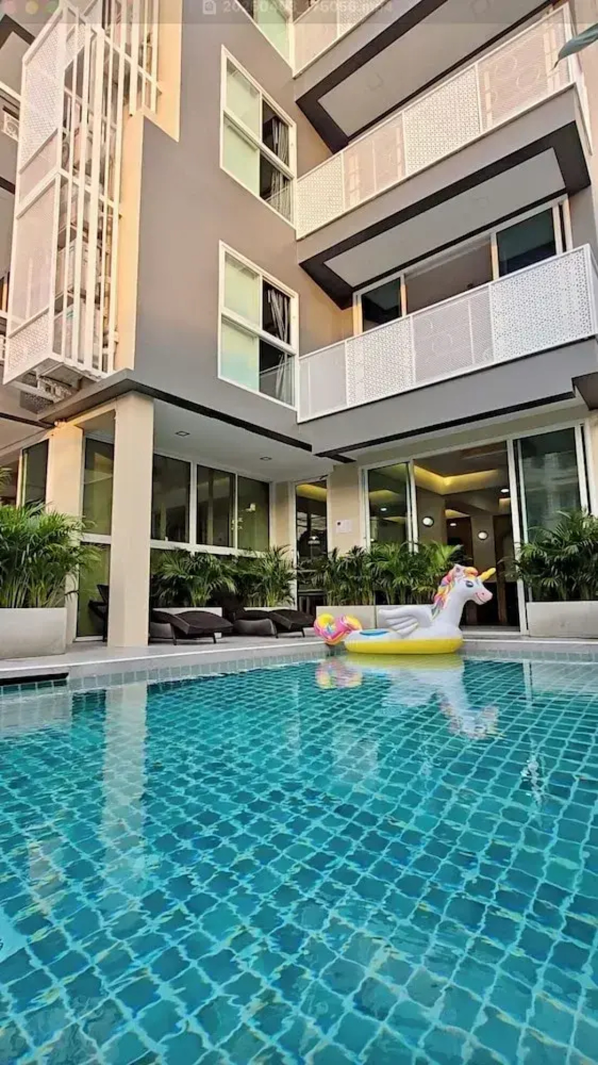 Charm Hostel at Pratumnak