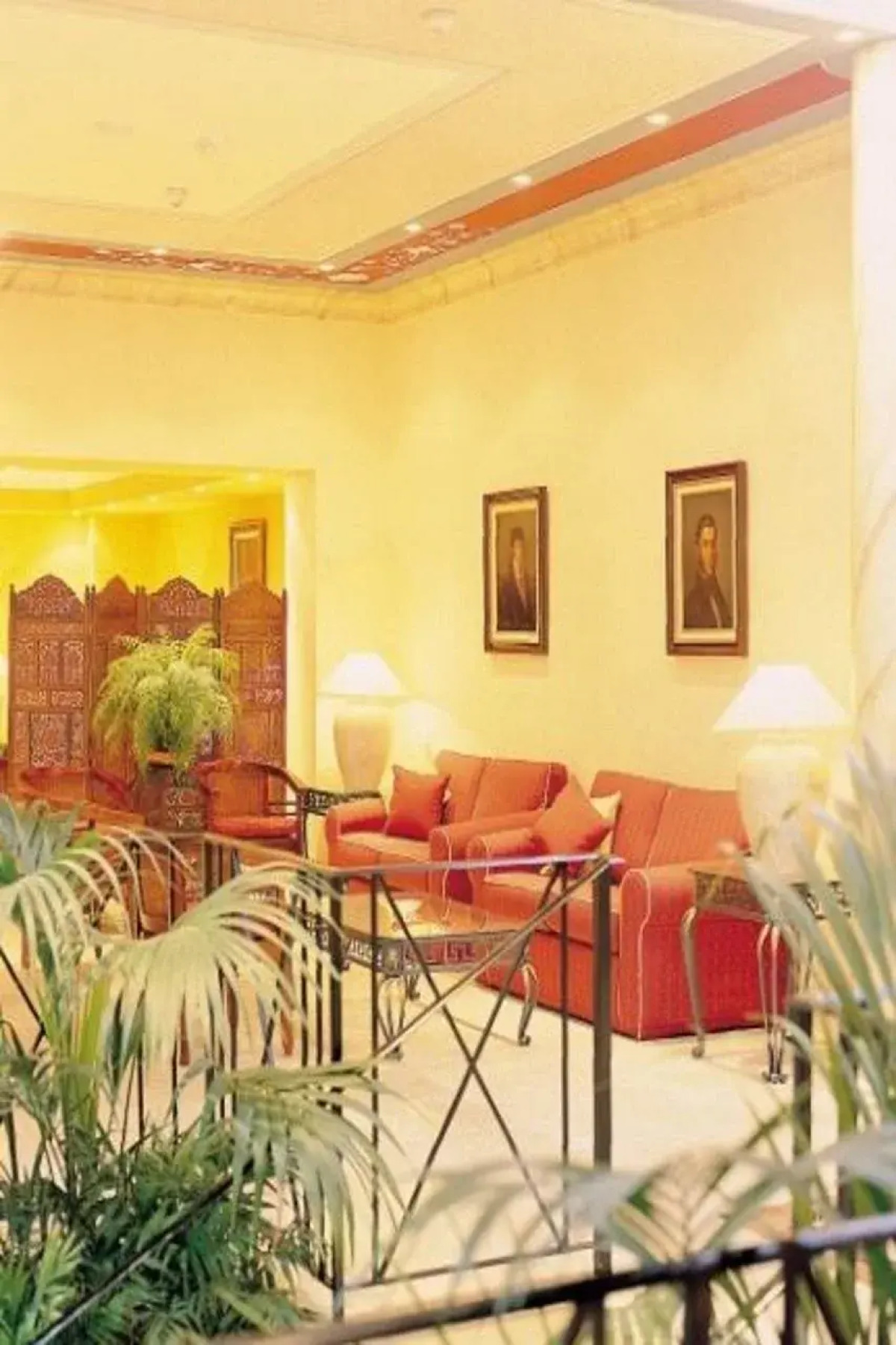 RF Astoria - Only Adults