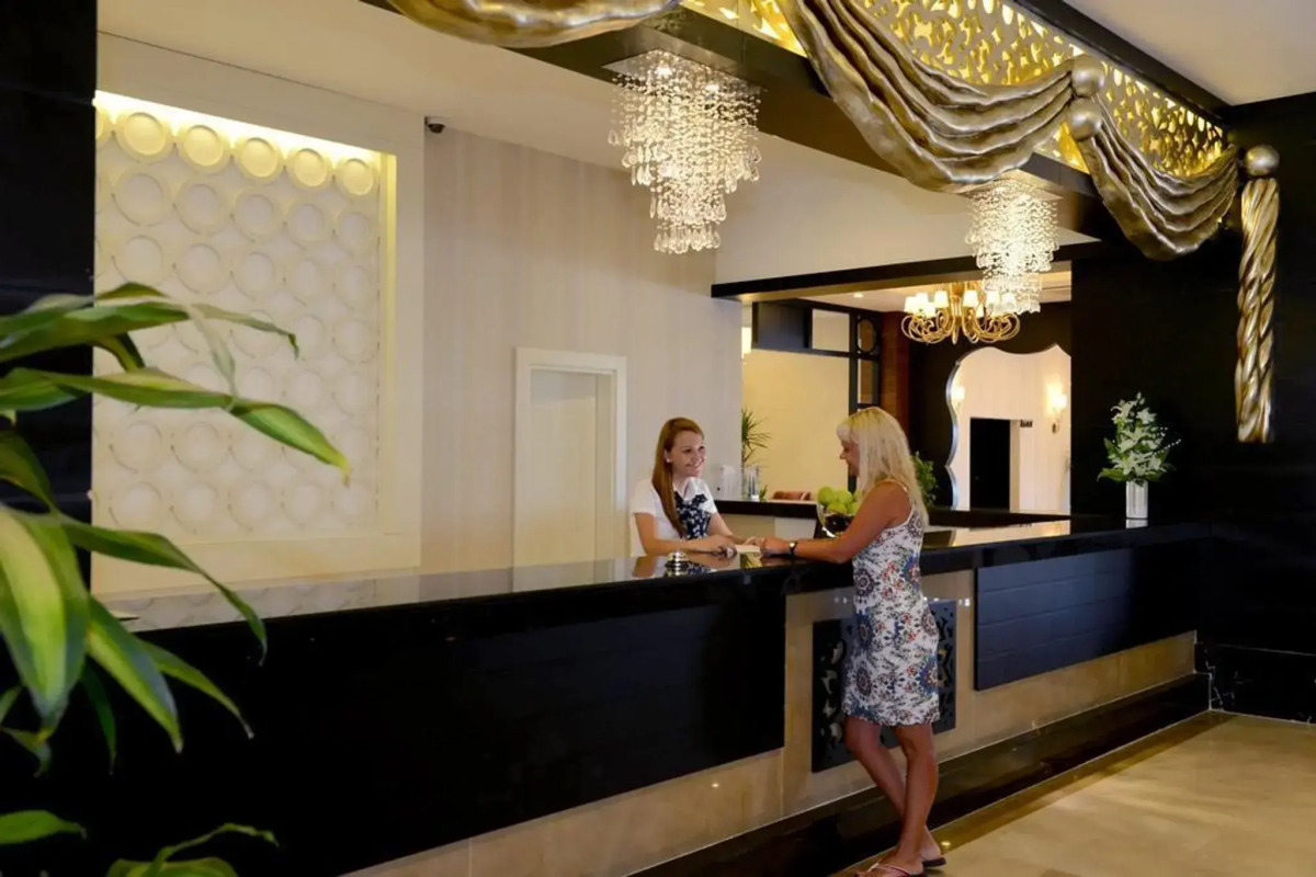 Lake & River Side Hotel & Spa