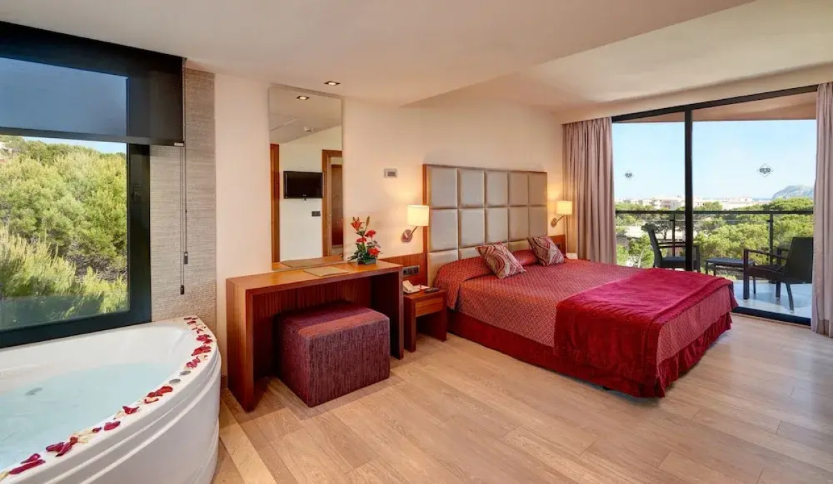 Protur Turó Pins Hotel