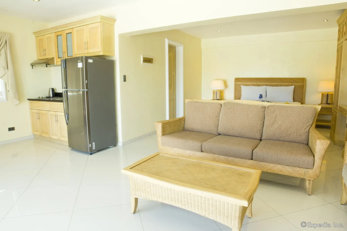 Lingganay Boracay Hotel Resort