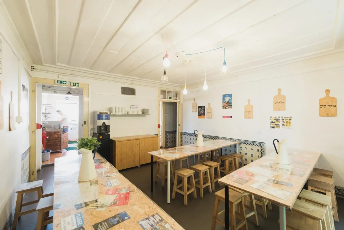 Хостел WOT New Lisbon Social