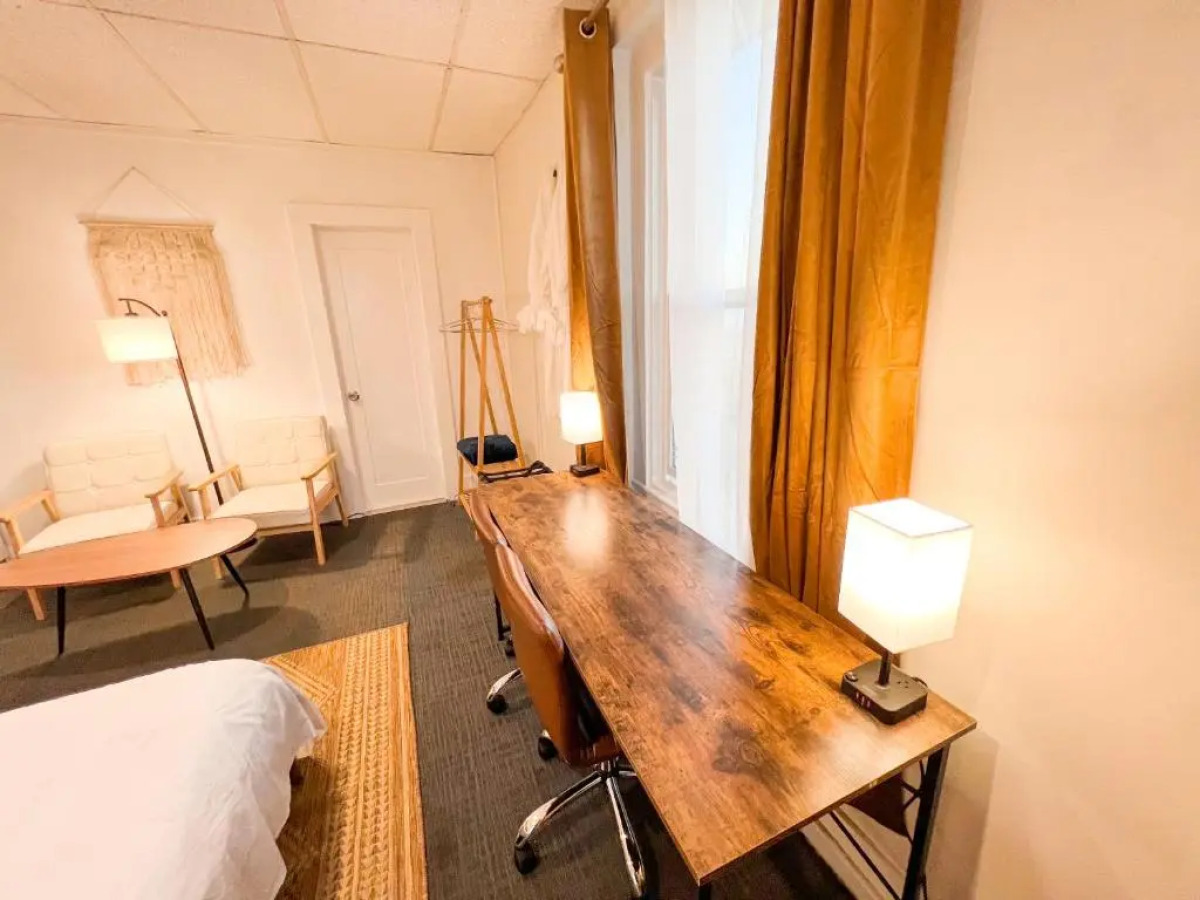 ITH Hermosa Beach Surf Hostel LAX