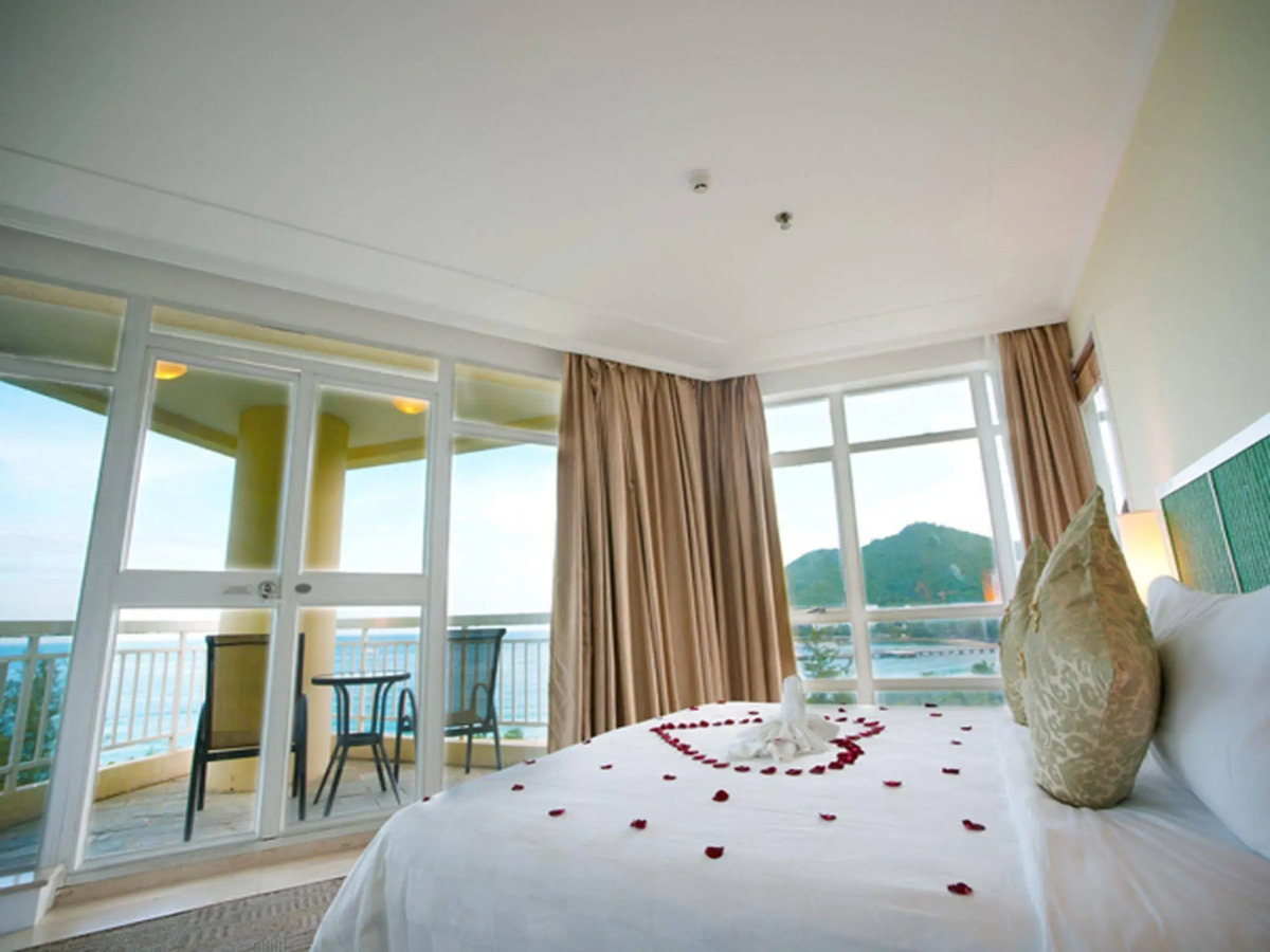 Sunshine Resort Intime Sanya