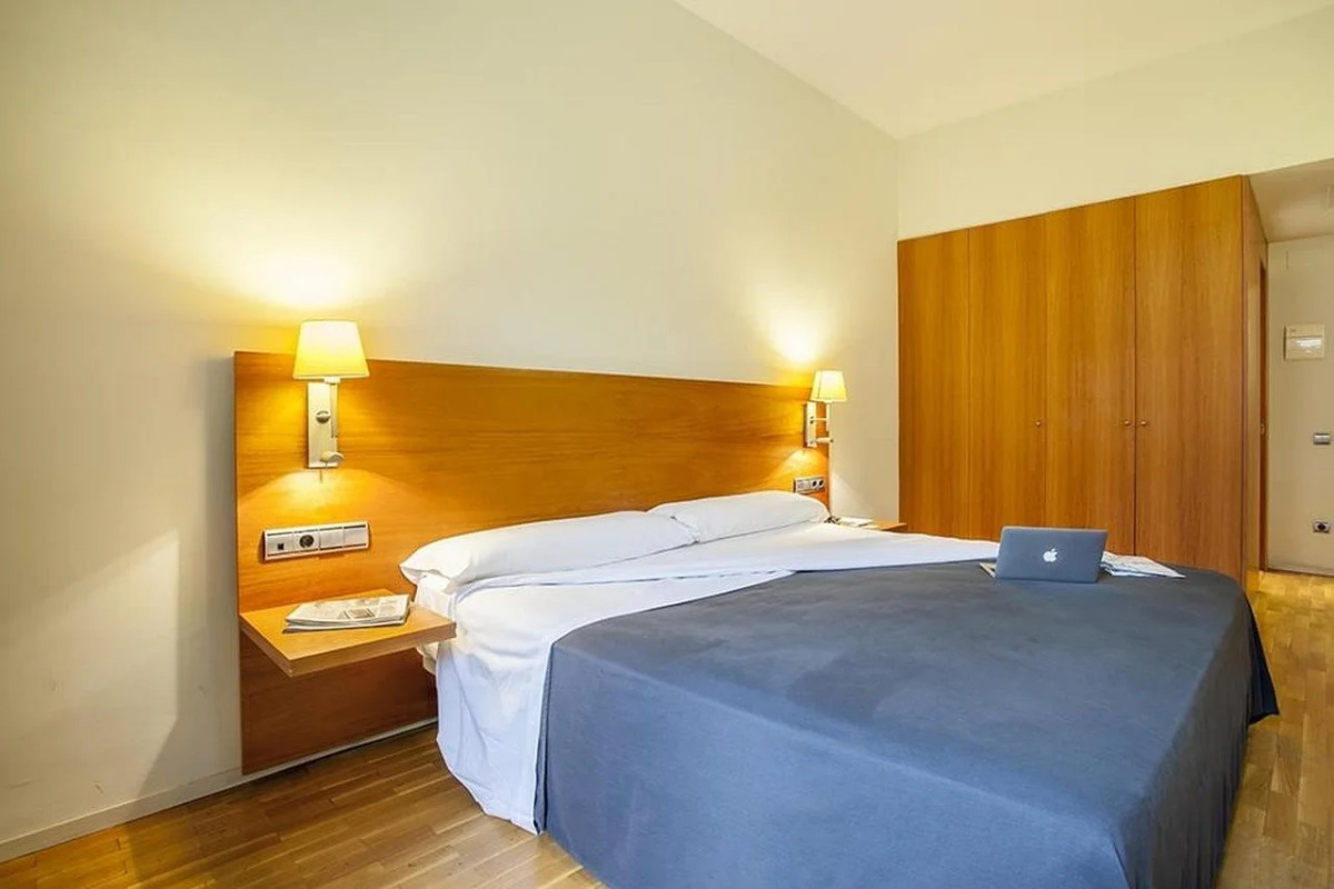 Отель Onix Rambla