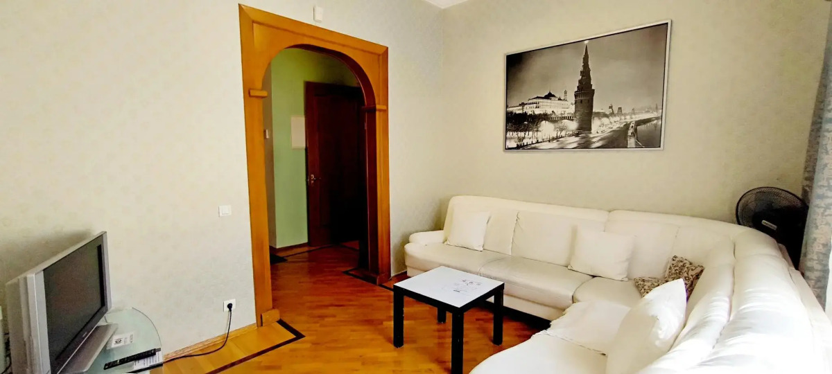 Tverskaya Street (Тверская Стрит) на улице Тверская 6 строение 1