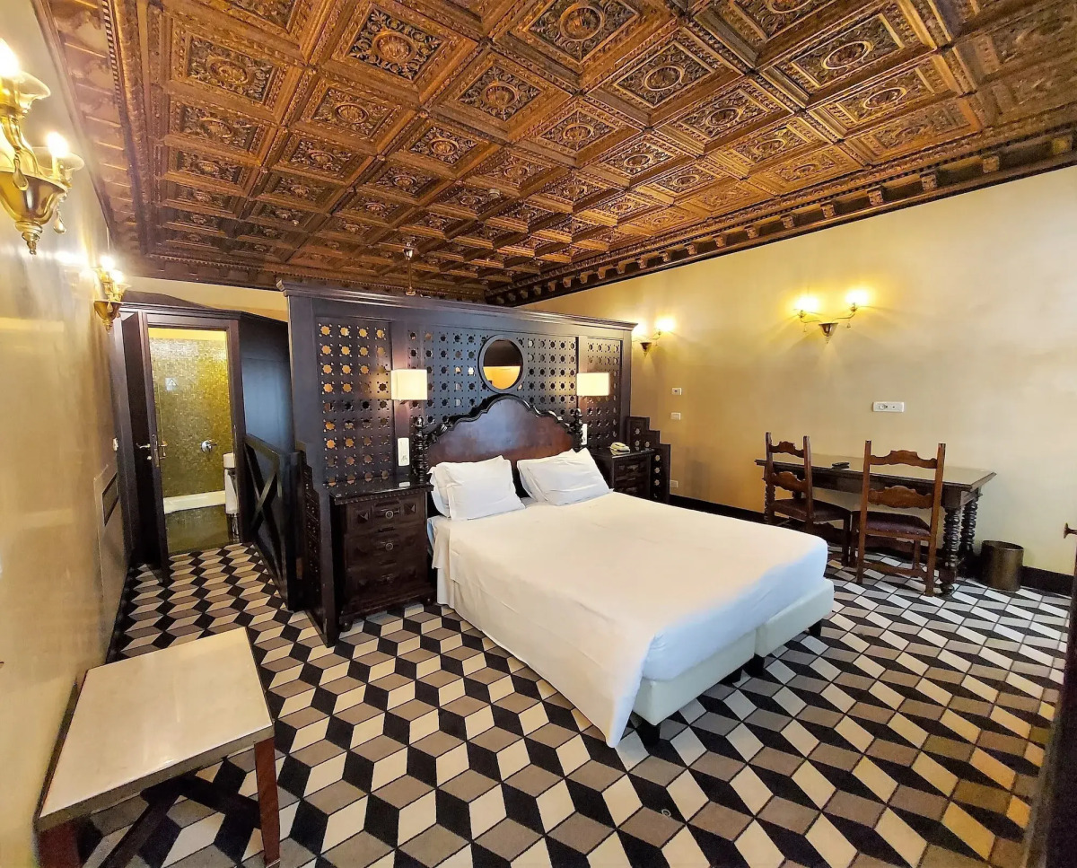 Отель Saturnia & International