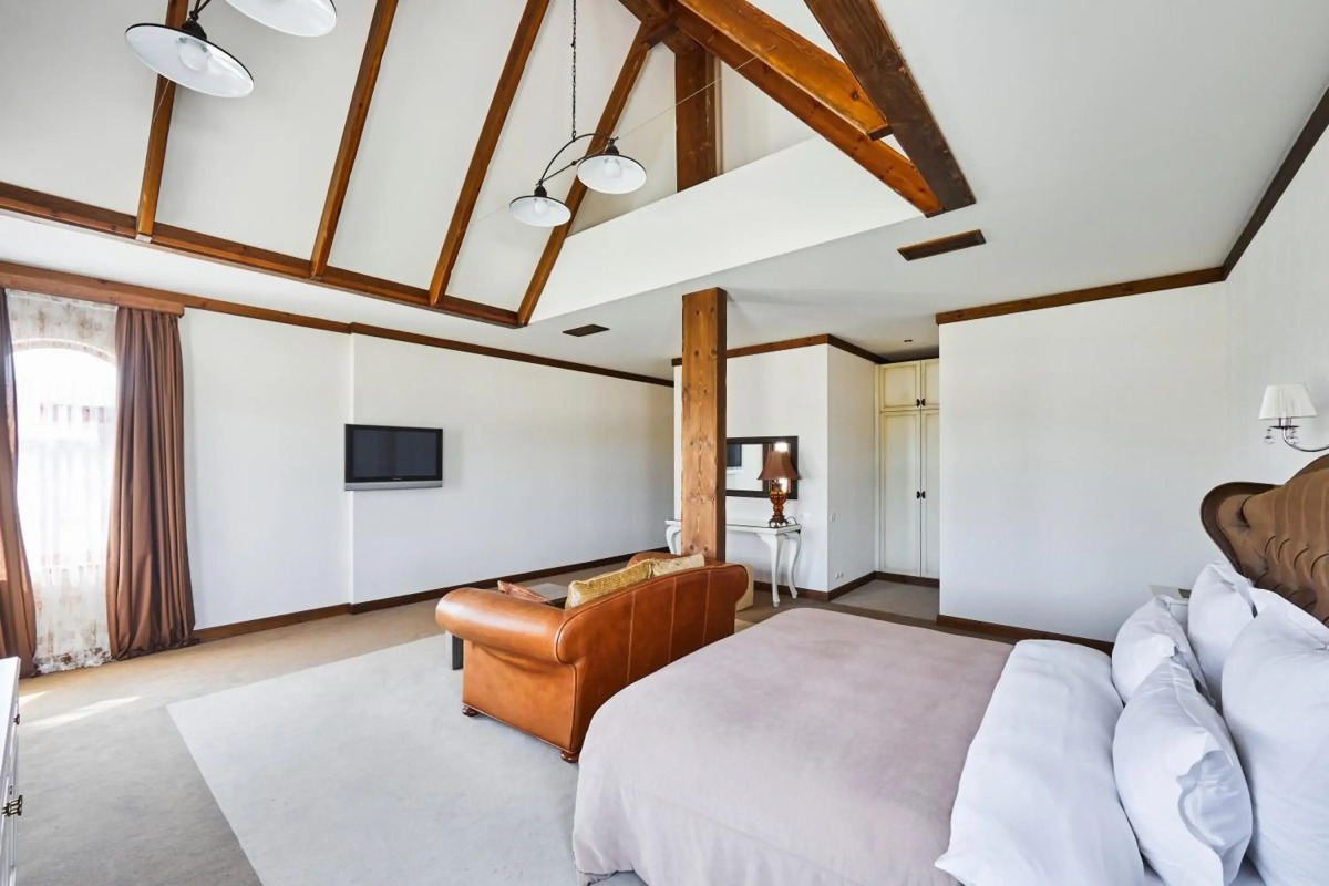 Ambassadori Kachreti Hotel & Golf Resort