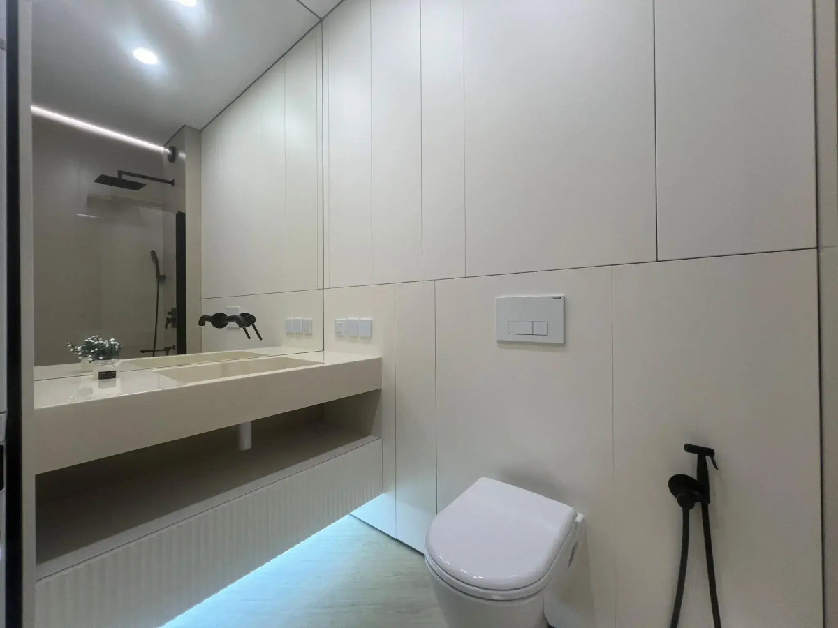 Live (Лайв) на улице Нурсултана Назарбаева 1/3