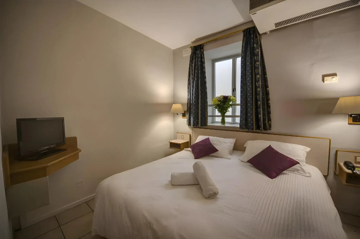 Sliema Chalet Hotel