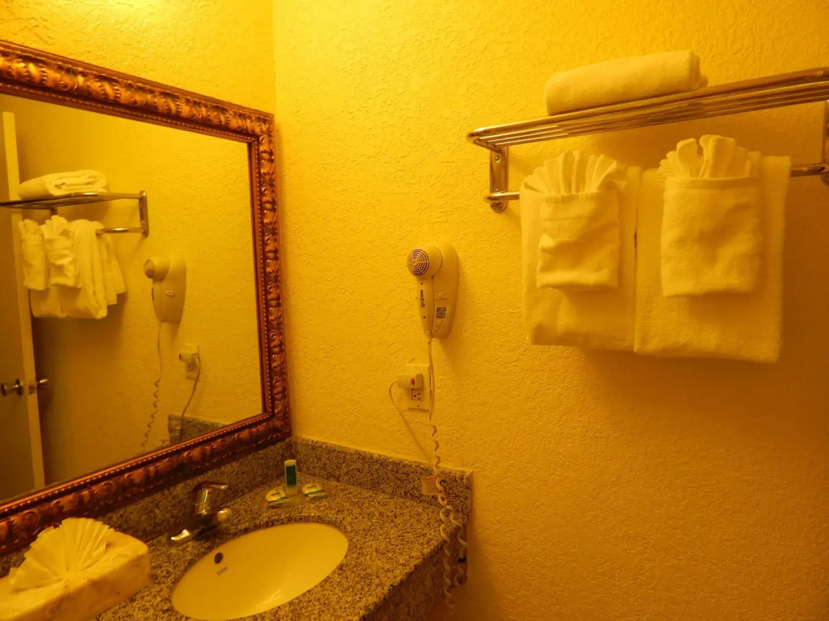 North Miami Beach Gardens Inn & Suites