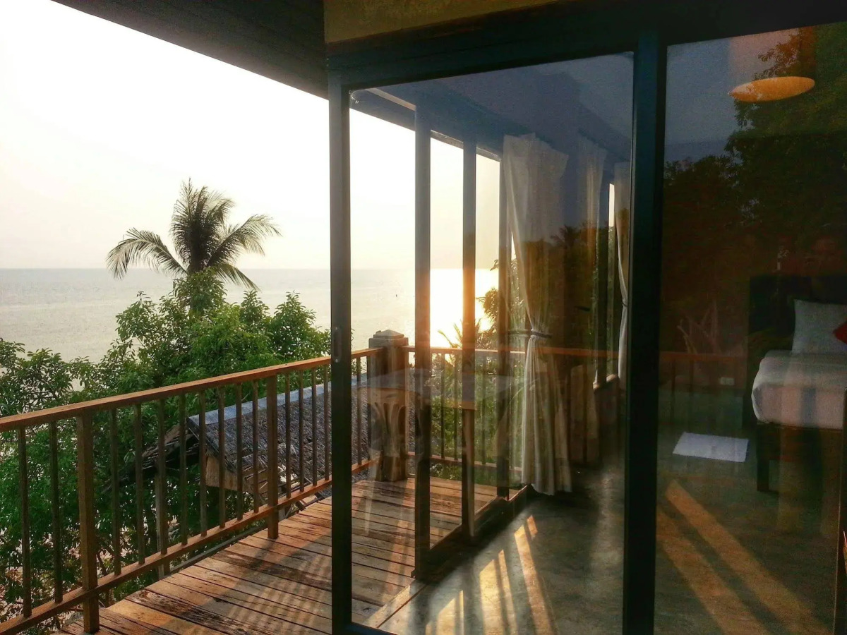 Blue Hill Beach Resort