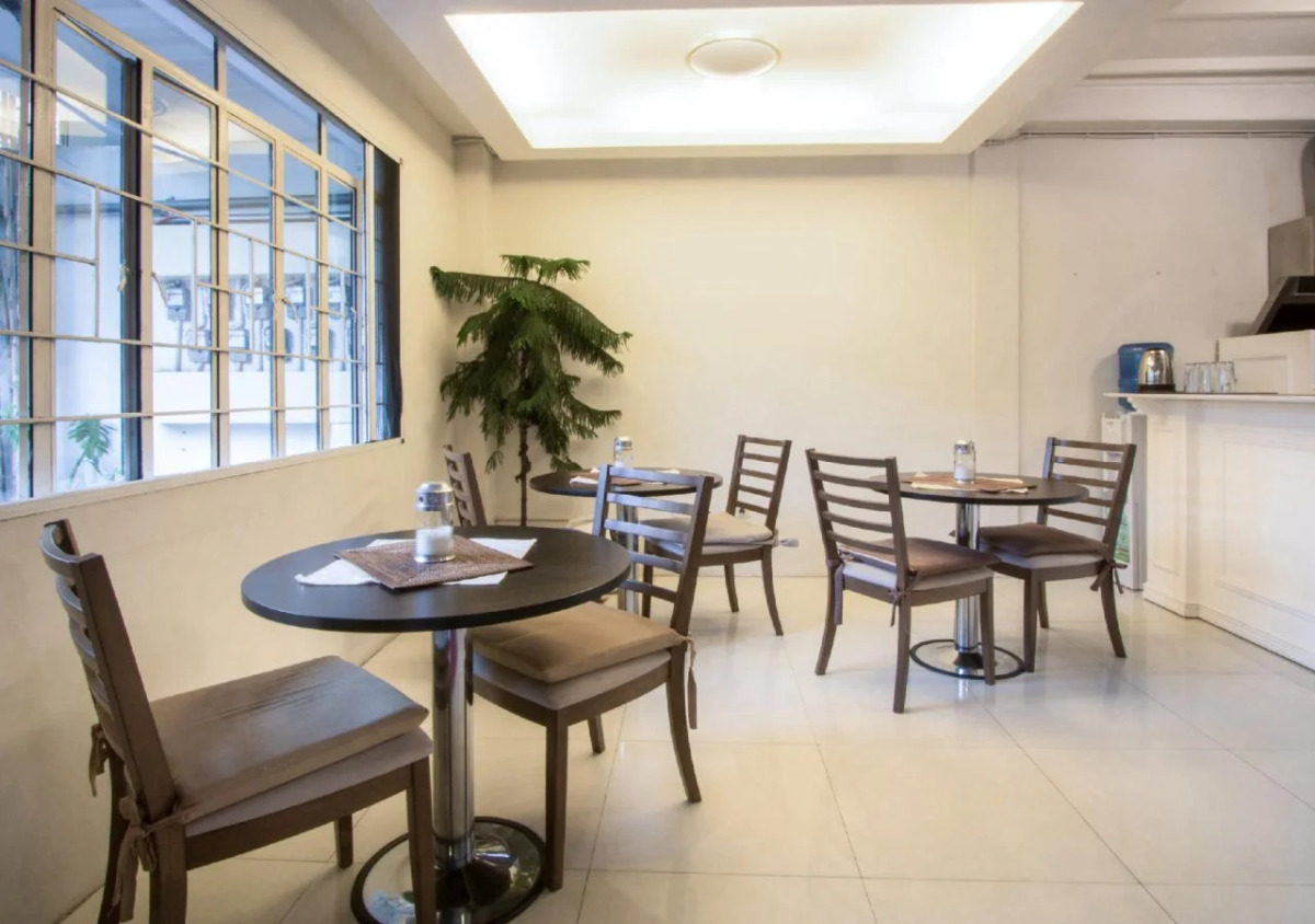 Makati Riverside Inn